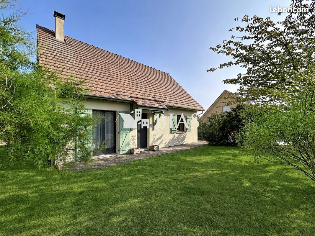 Maison 5 pièces 94 m² · à Saint-Ouen-du-Tilleul · 94 m² · 234 000 €
