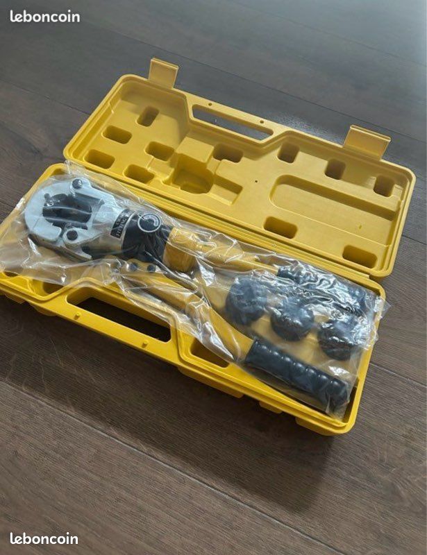 Pince à sertir hydraulique PER et multicouche neuf (image 1)