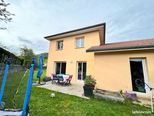 2 mn centre village de cessieu