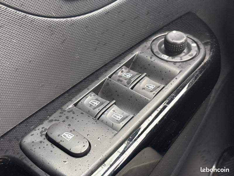 Renault Captur 1.5 dCi 90ch Stop&Start energy Intens eco² (image 11)