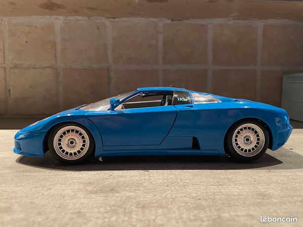 Voiture miniature 1/18 – Bugatti Type 59 1934 – Burago - Label Emmaüs