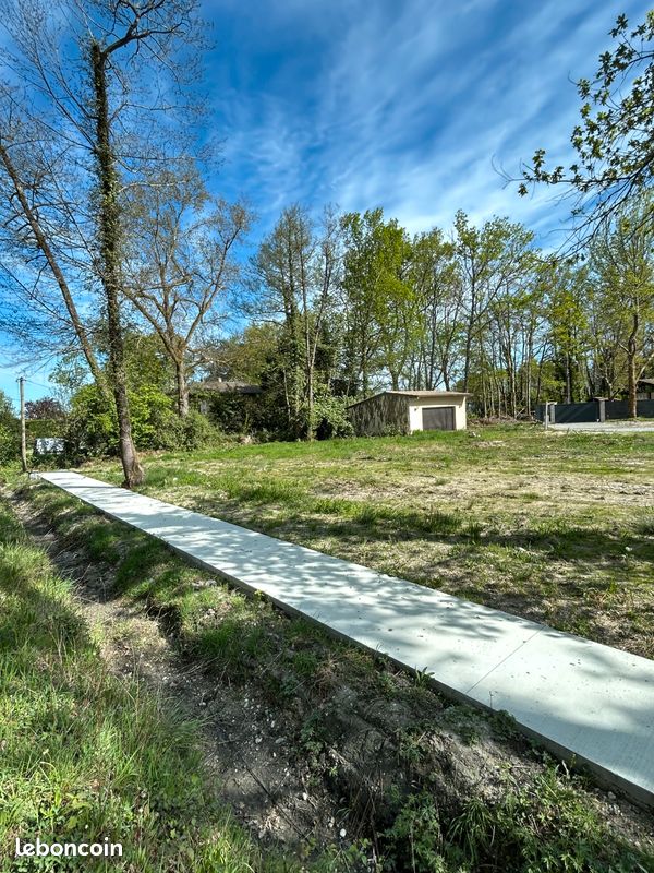 Terrain viabilisé de 632 m2 à VIREFOUGASSE MARGAUX · à Soussans · 130 000 €