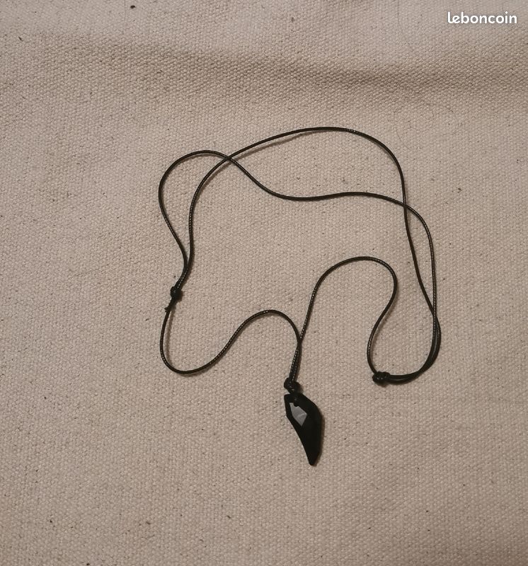 Collier Dent de Loup, neuf đș (image 1)