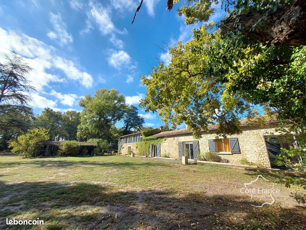Maison 8 pièces 243 m² · à Budos · 243 m² · 499 000 €