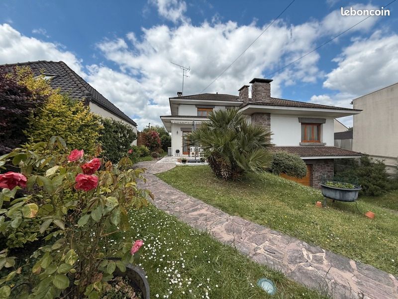 Maison 8 pièces 171 m² · à Domont · 171 m² · 649 000 €