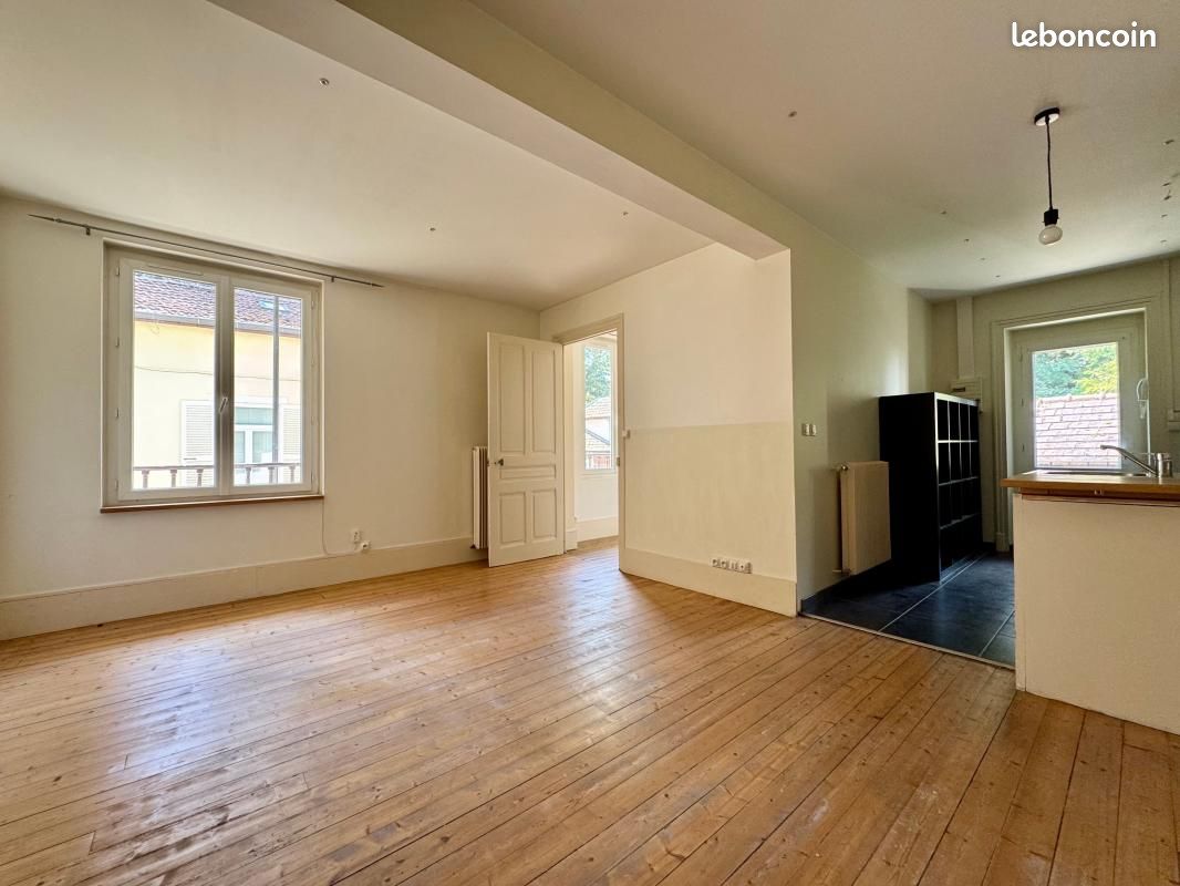 Appartement 2 pièces 38 m² · à Lons-le-Saunier · 38 m² · 460 €