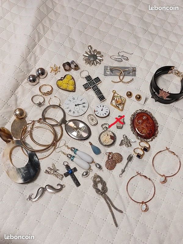 Lot De Bijoux Anciens Vintage - Collection Unique Pour Un Look Rétro