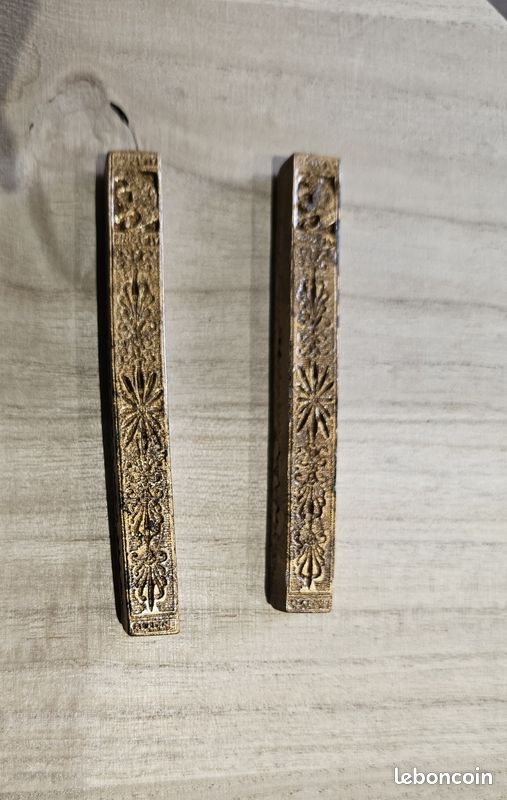 Cire à cacheter dorée (image 1)
