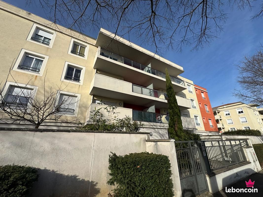 Appartement 2 pièces 42 m² · à Meyzieu · 42 m² · 890 €/mois