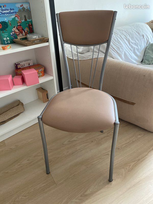 3 chaises (image 1)