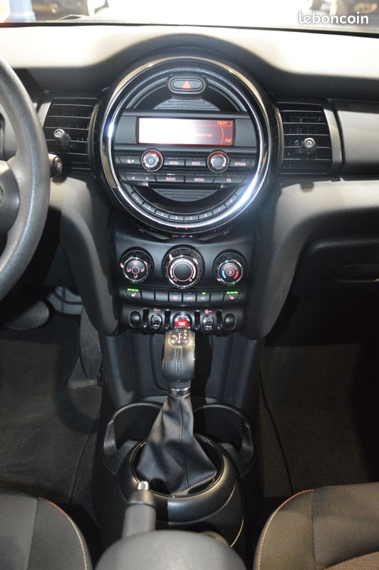 MINI ONE III (F56) 1.2 ONE 102 BOITE AUTO 3 PORTES-67.740km-1ère Main-Climatisation-Sièges Chauffants-Radars-Jantes Track Spoke 17" Noir-Historique Mini-Etat Rare-Garantie 6 Mois (image 6)