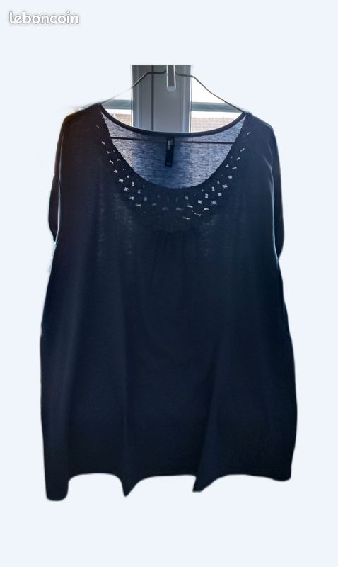 Tee shirt (image 1)