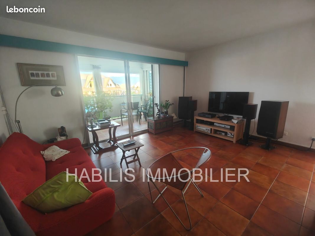 Appartement 3 pièces 67 m² · à Saint-Denis · 67 m² · 1 050 €