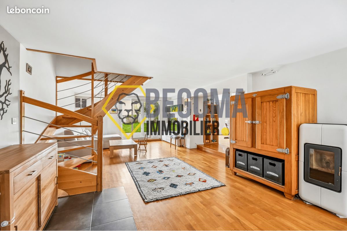 Maison 8 pièces 185 m² · à Bron · 185 m² · 690 000 €