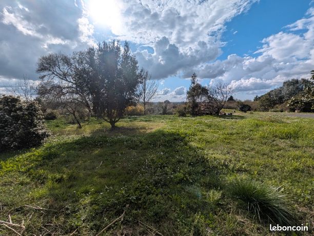 Terrain 1 084 m² Plassac