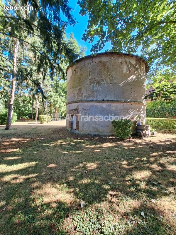 Maison 8 pièces 163 m² · à Illiers-l'Évêque · 163 m² · 390 000 €