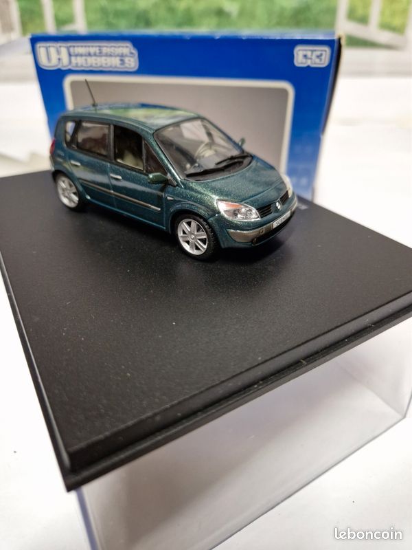 1/64. Renault Scenic II 2003 Universal Hobbies