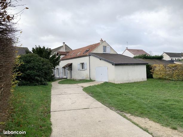 Maison a louer plaisir - 5 pièce(s) - 118 m2 - Surfyn