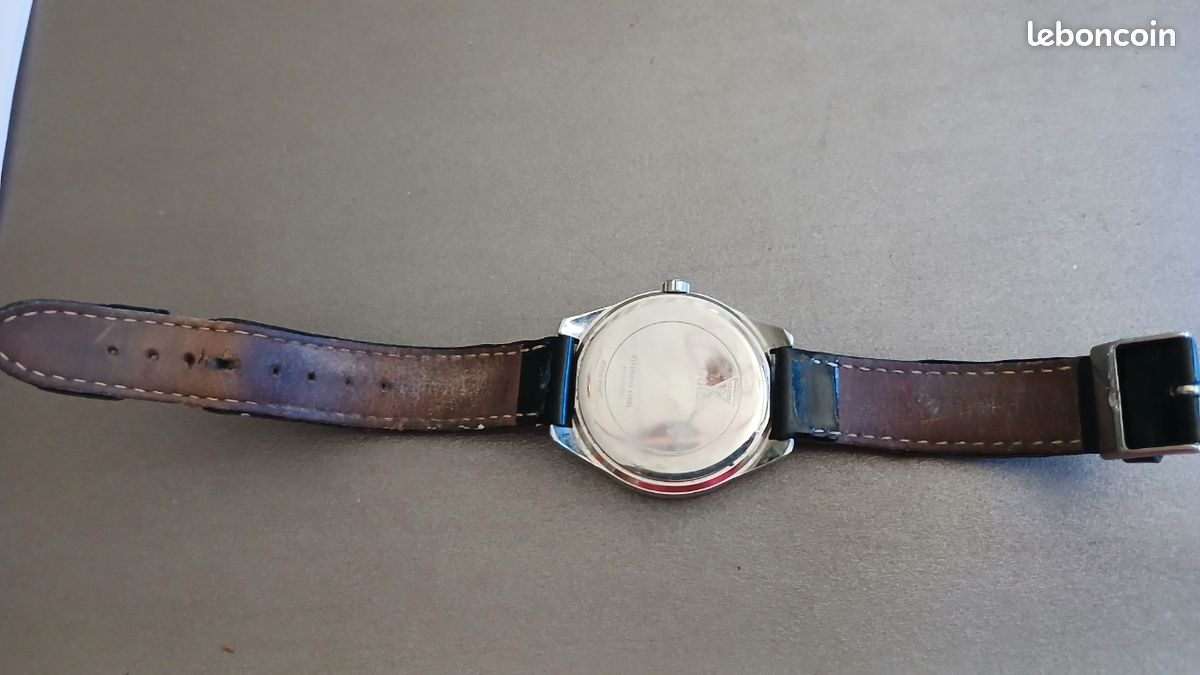 Montre GUESS avec brillants (image 7)