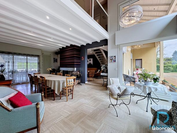 Propriété 9 pièces 294 m²