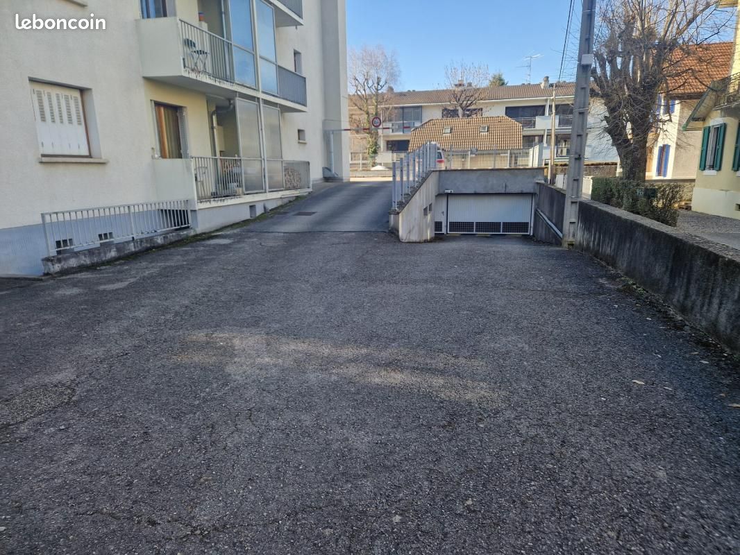 Parking 14 m² · à Annecy · 14 m² · 120 €/mois