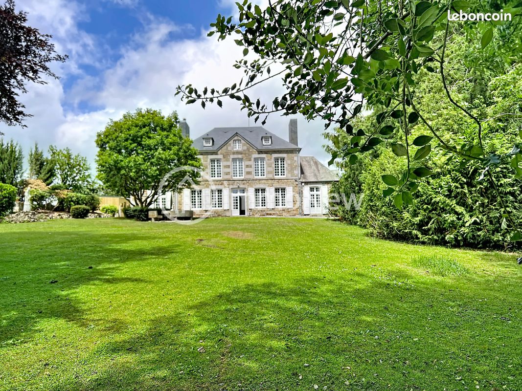 Maison 10 pièces 243 m² · à Percy-en-Normandie · 243 m² · 387 300 €