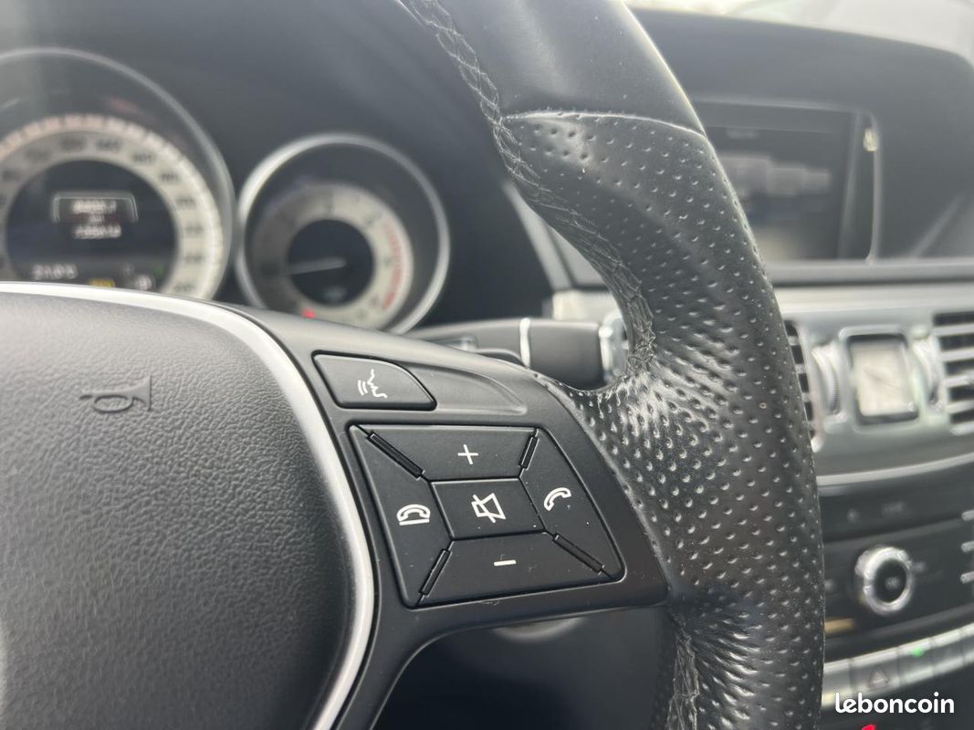 MERCEDES-BENZ CLASSE E 220 BlueTEC Executive A (image 24)