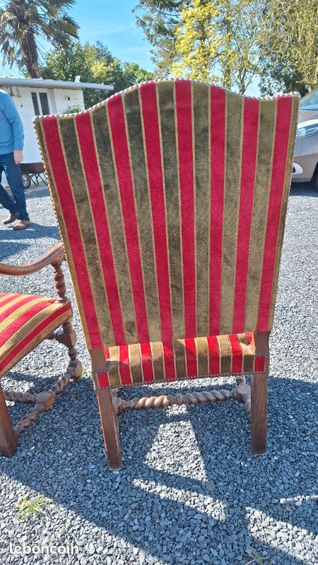 Magnifique paire fauteuils Louis XIII (image 2)