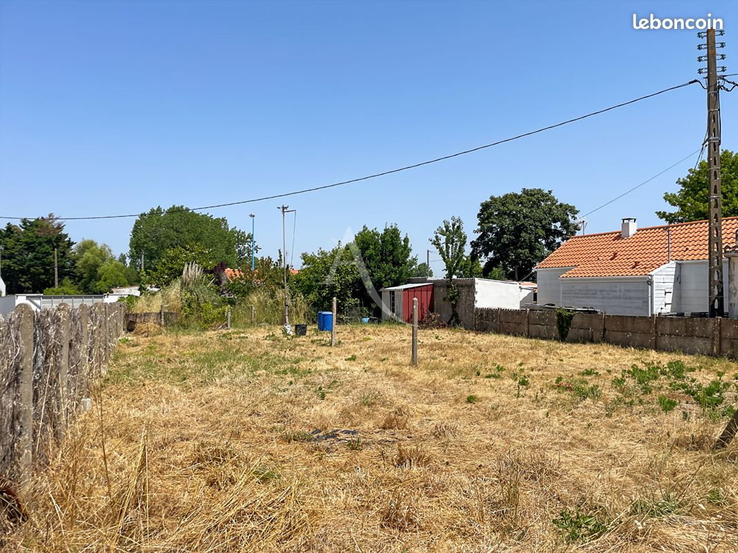 Terrain 660 m² · à Saint-Jean-de-Monts · 660 m² · 65 200 €