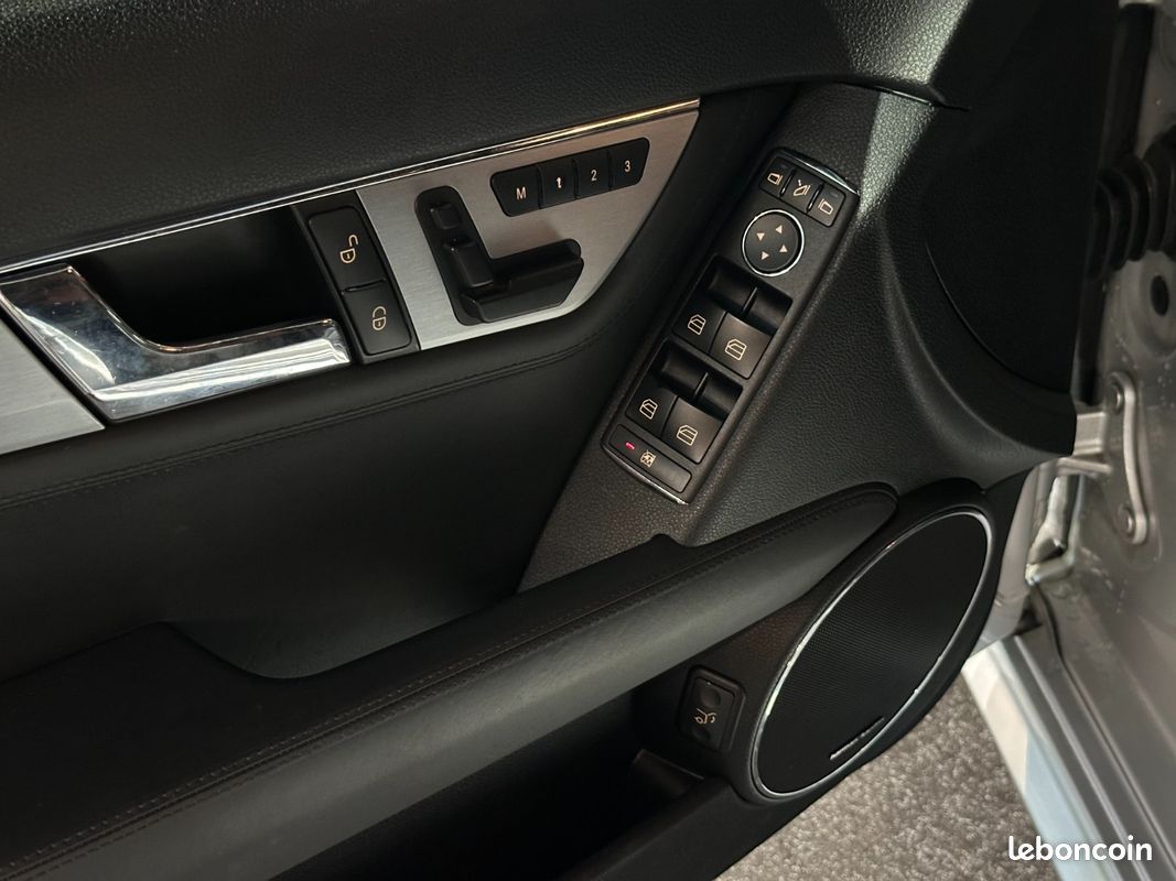 Mercedes CLASSE C BREAK 63 AMG 6.2 V8 457ch 7G-Tronic Historique Complet (image 27)