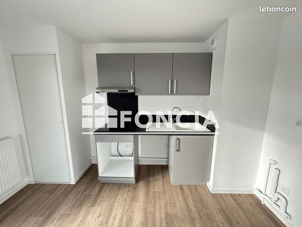 https://img.leboncoin.fr/api/v1/lbcpb1/images/42/8c/56/428c568c5d4431a01f62d76271670977cfcfce09.jpg?rule=ad-image