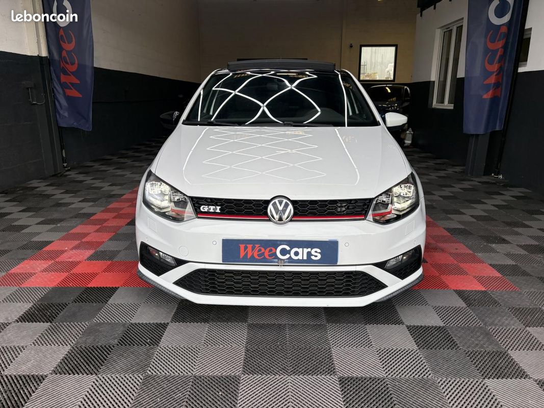 VOLKSWAGEN POLO 1.8 TSI 190 BLUEMOTION GTI ( toit ouvrant ) (image 2)