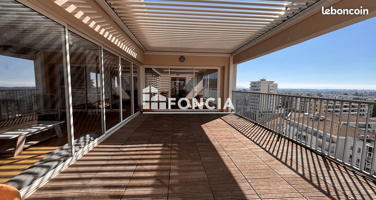 Appartement 6 pièces 244 m² · à Hyères · 244 m² · 3 000 €/mois