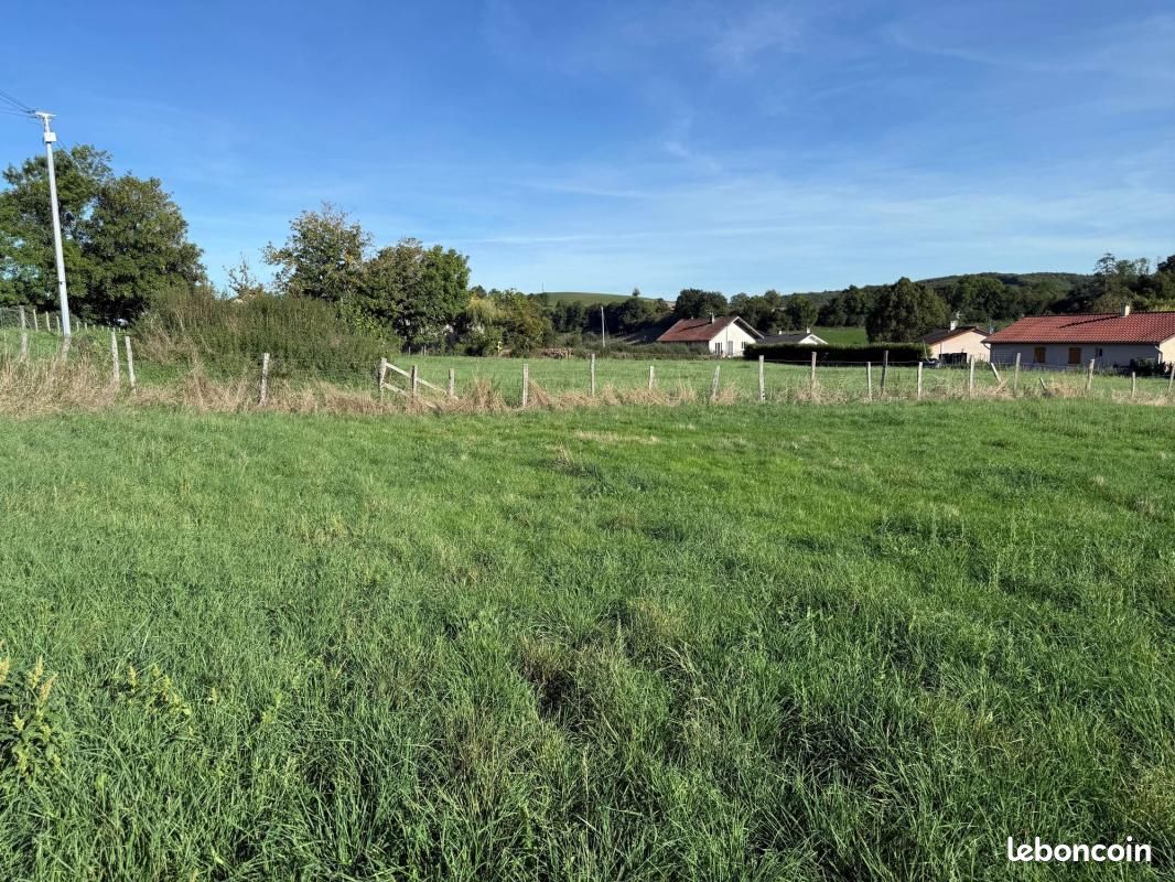 Terrain 600 m² · à Châtonnay · 49 000 €