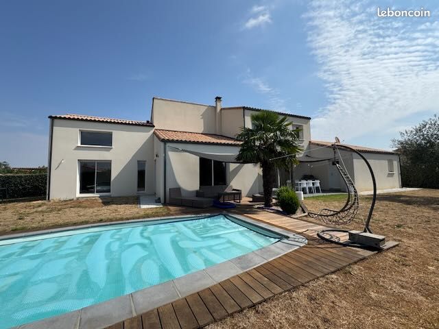 Maison 5 pièces 166 m² · à Saint-Jean-d'Hermine · 166 m² · 353 600 €