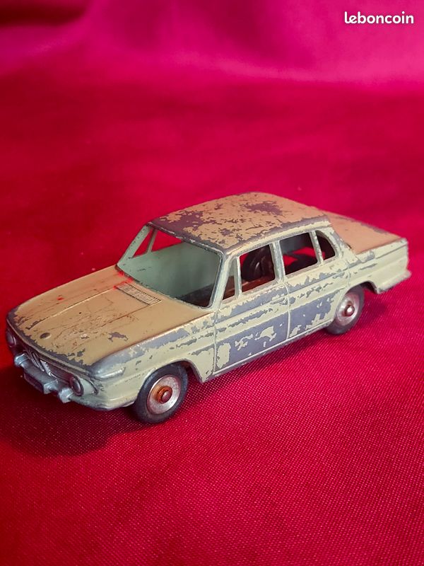 Superbe vraie Dinky toys France BMW 1500 vert tilleul 534