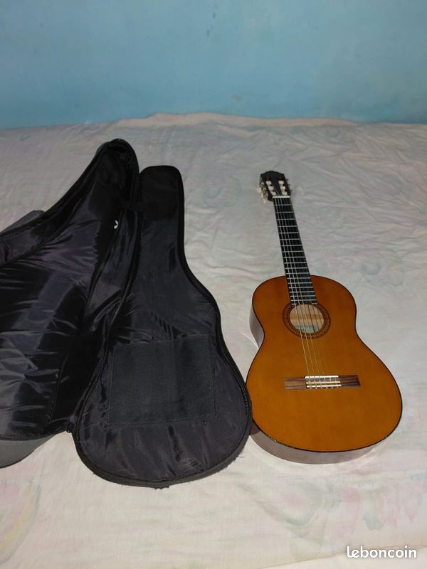 Guitare YAMAHA C 40pour enfants (image 2)