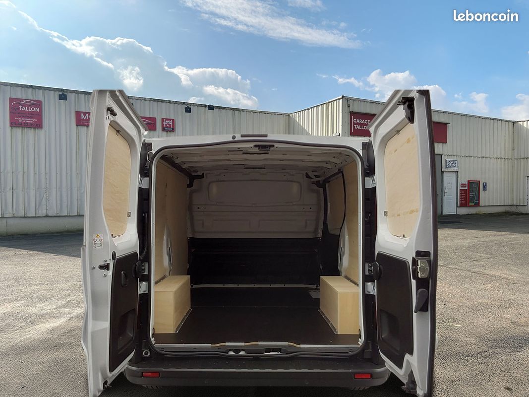 Renault Trafic Van L1H1 Advance + Caméra + cloison + trappe 2T8 Blue dCI 130 - Leasing (image 2)