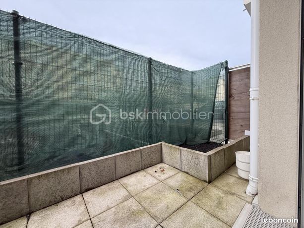 https://img.leboncoin.fr/api/v1/lbcpb1/images/42/91/c7/4291c719fb8f0a573c176d15243aa10e4bbf85f1.jpg?rule=ad-image