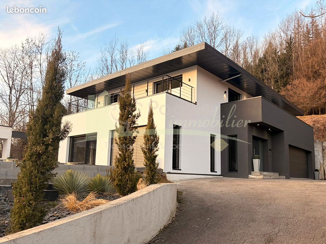 Maison 7 pièces 232 m² · à Thyez · 232 m² · 990 000 €