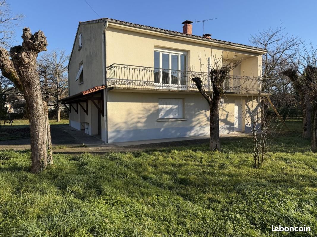 Maison 8 pièces 153 m² · à Puygouzon · 153 m² · 220 000 €