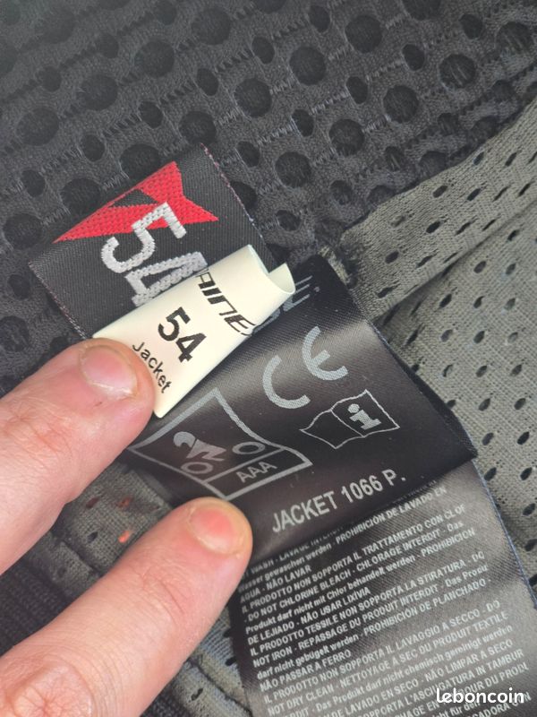 Veste dainese superspeed 4 taille 54 (image 2)