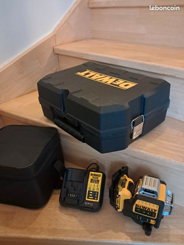 Niveau Laser Dewalt Pro à Lumière Verte + Chargeur Batterie - Neuf