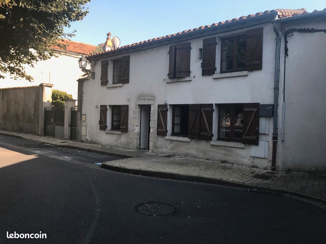 Maison 3 pièces 66 m² · à La Rochefoucauld-en-Angoumois · 66 m² · 85 000 €