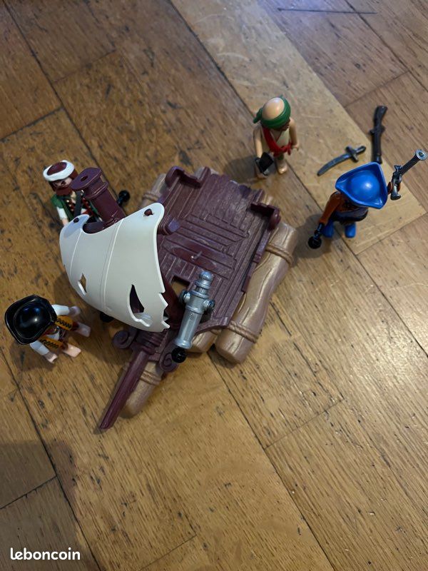 Playmobil bateau et pirates (image 1)