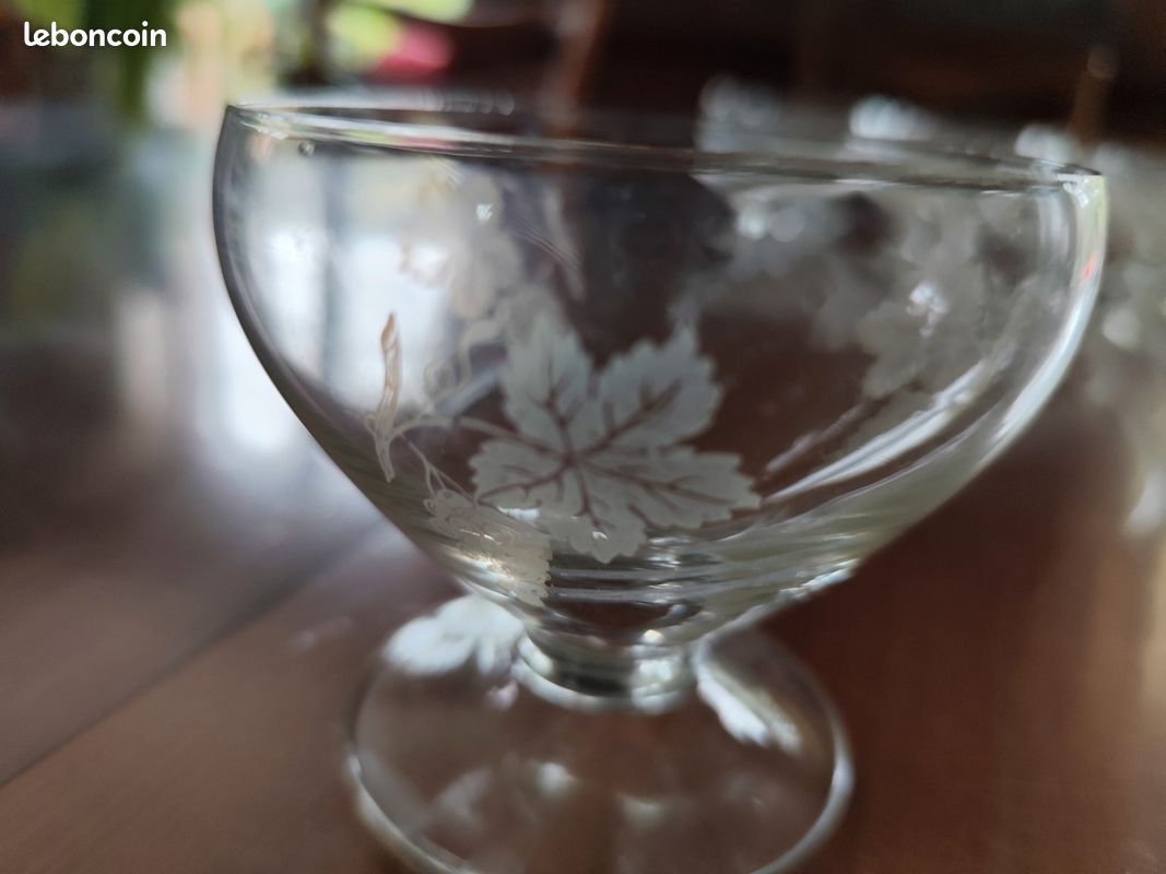 Verre à Vin Sans Pied Peint à La Main : Fleurs Roses Et Blanches - France