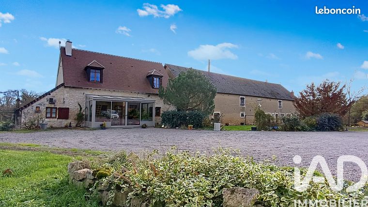 Maison 11 pièces 232 m²