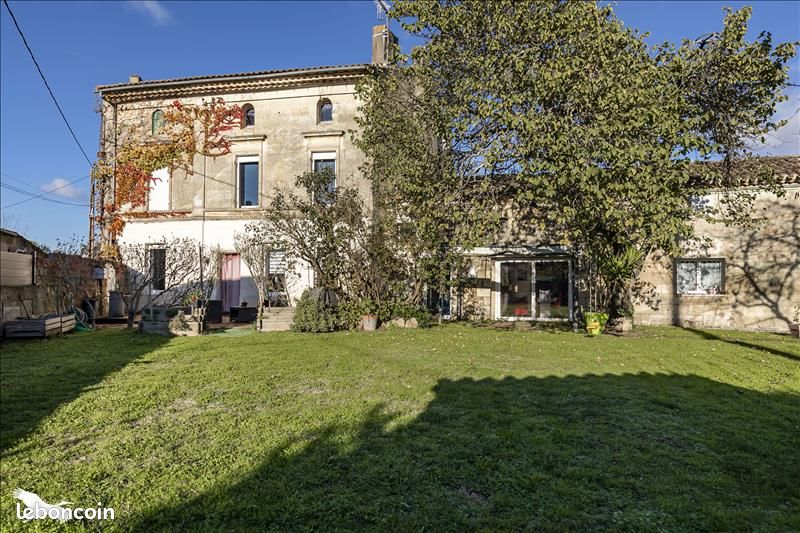 Maison 9 pièces 250 m² · à Abzac · 250 m² · 327 050 €