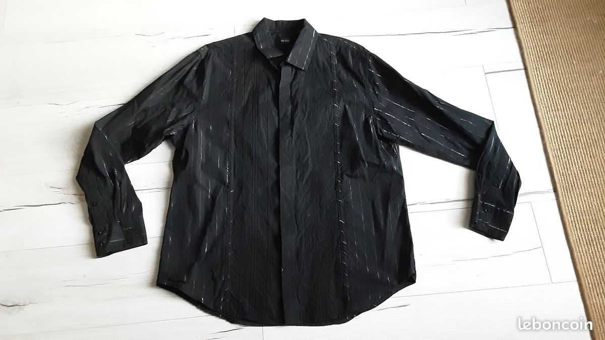Vêtement homme chemise noire liserés argenté brillant manches longues Guess XL (image 1)