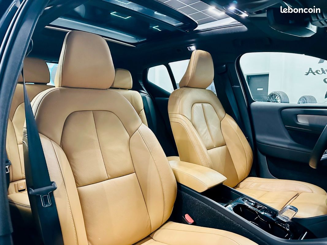 Volvo XC40 T5 Recharge 180+82 ch DCT7 ULTIMATE toit ouvrant Swaroszky harman Kardon TVA RECUP garantie 12 mois (image 7)